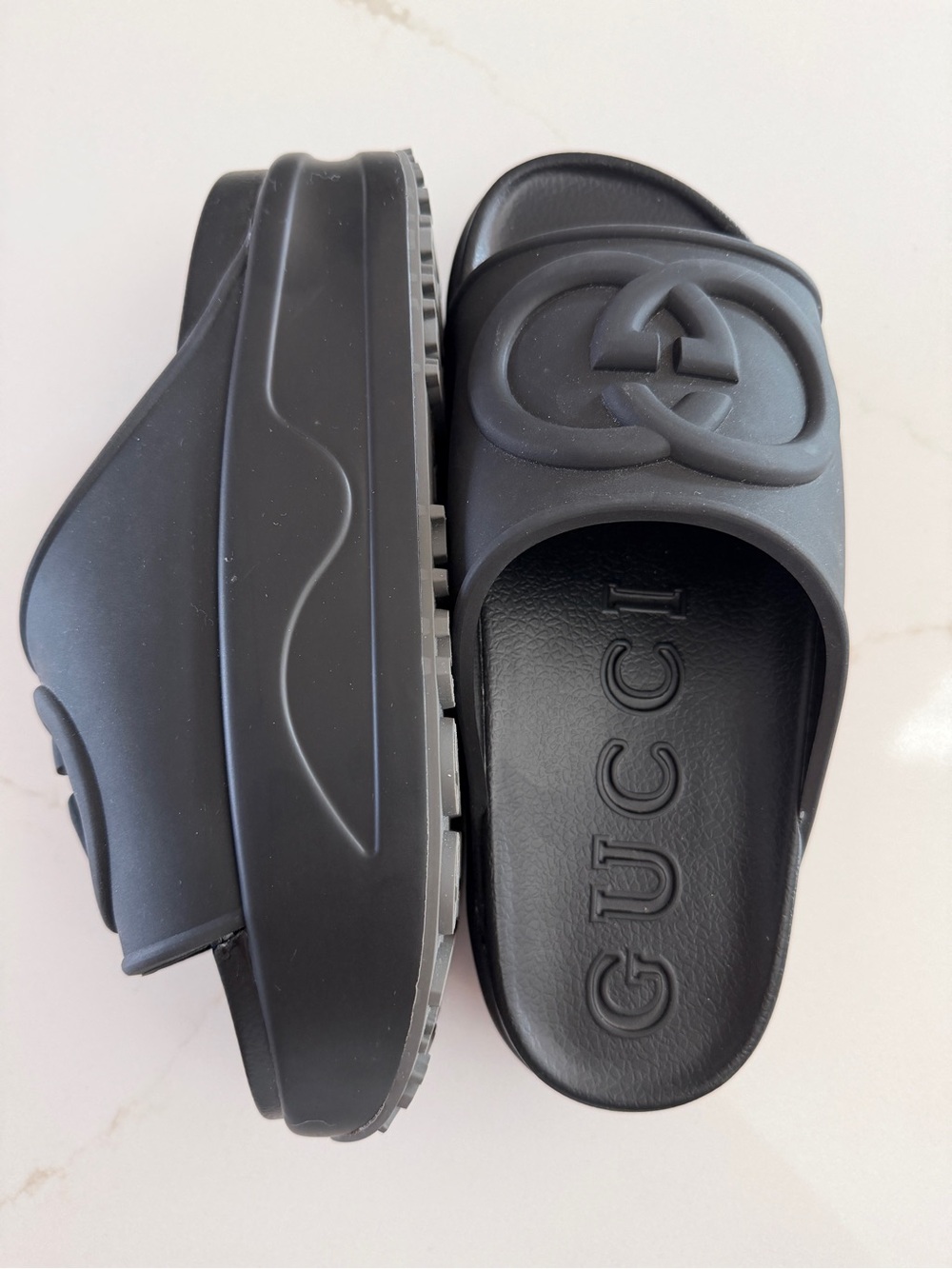 Gucci interlocking GG Slide Sandals - Picture 2 of 5